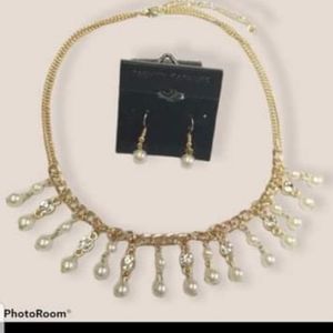 Regal Refinement Gold Necklace Set